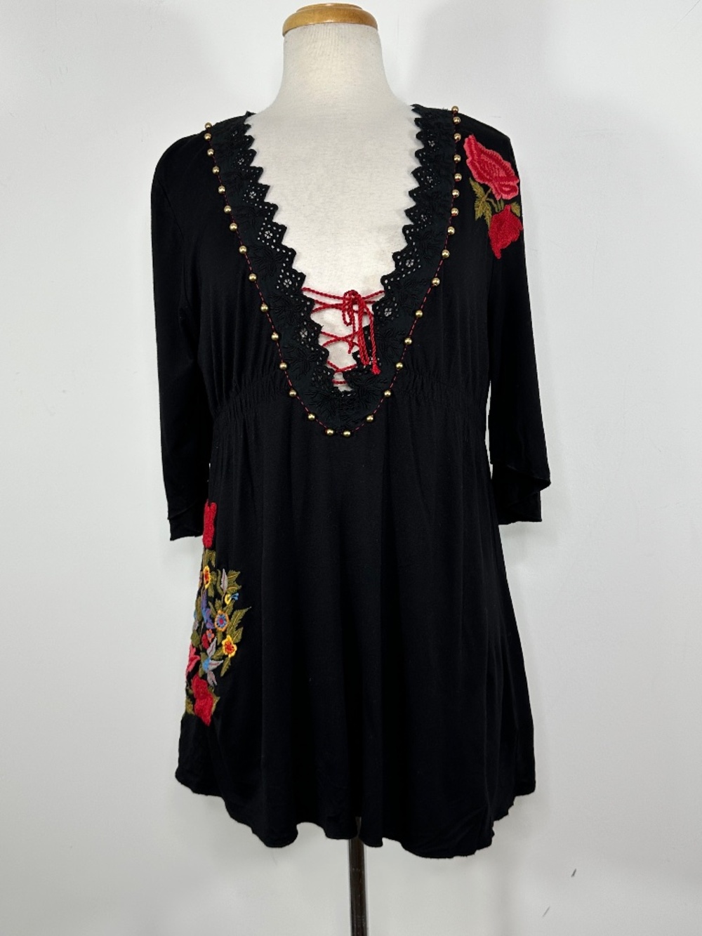 NWT Caite Handmade Black Tunic Top With Colorful Embroidery 1/2 Sleeve V-Neck L